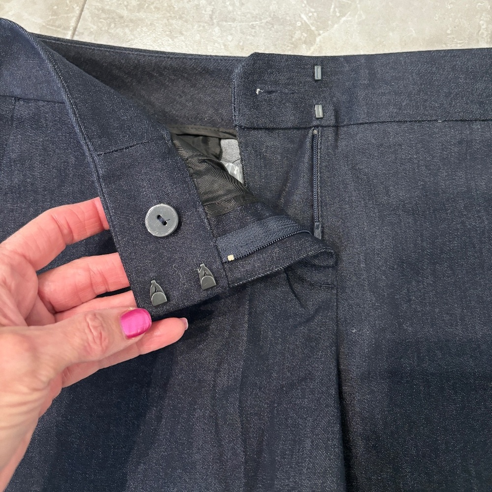 Express Twill Mid-Rise Tailored Shorts - Dark Wash Blue Size 0 - Picture 6 of 10